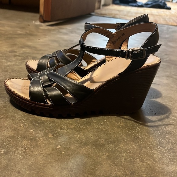 Heeled sandals - Picture 2 of 3